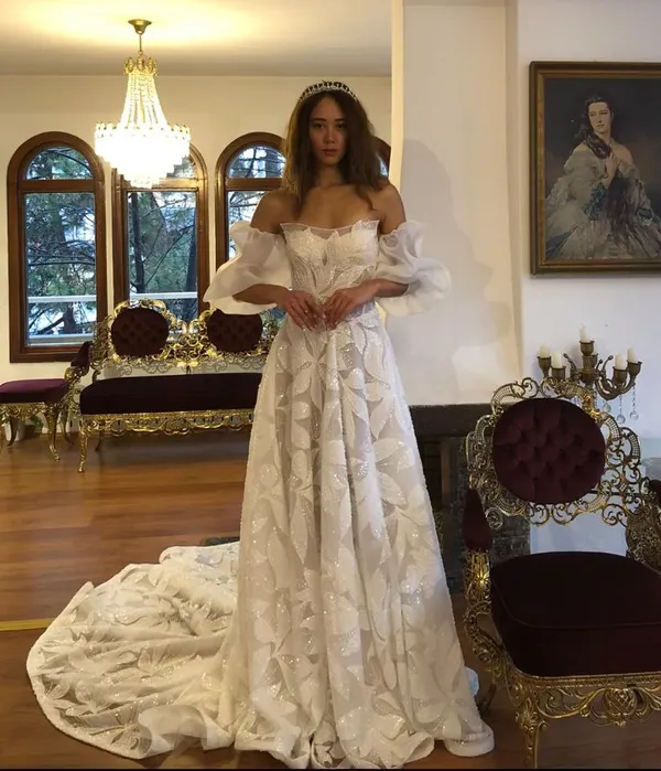 Mimoza Gelinlik | Işıltılı Yaprak Detaylı